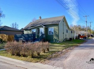 238 S 18th St, Hot Springs, SD 57747