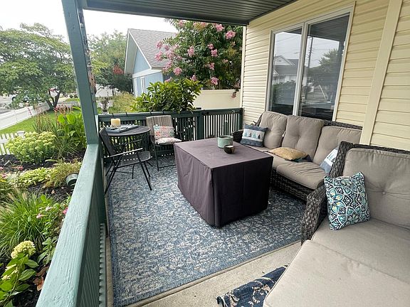 4th image of 5 Wesley Ave #5