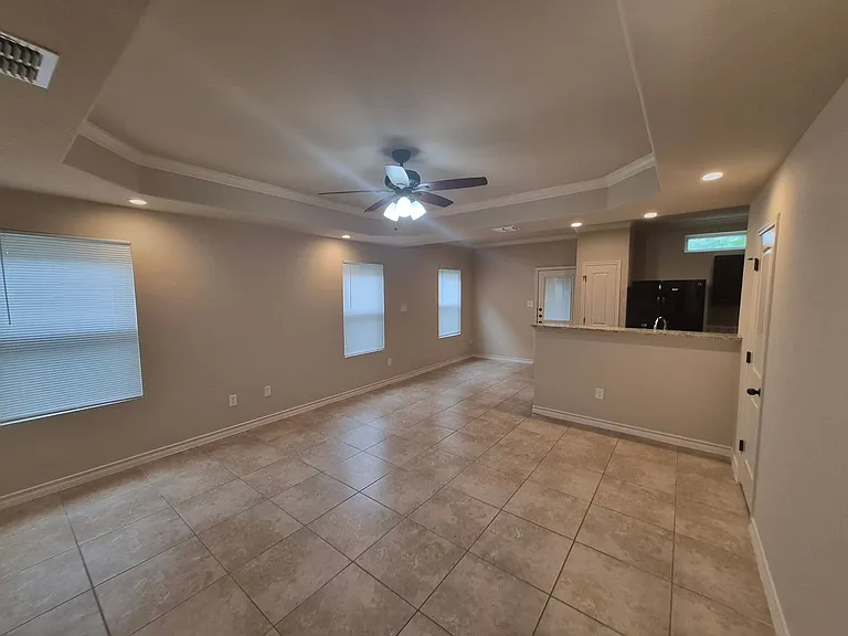 6842 Lakeview Dr #101 — Photo 3