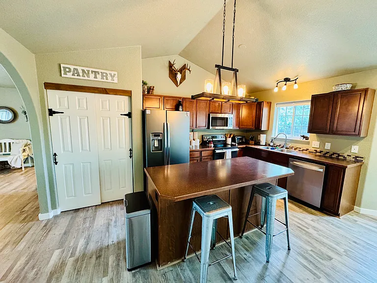3916 Concord Dr — Photo 3
