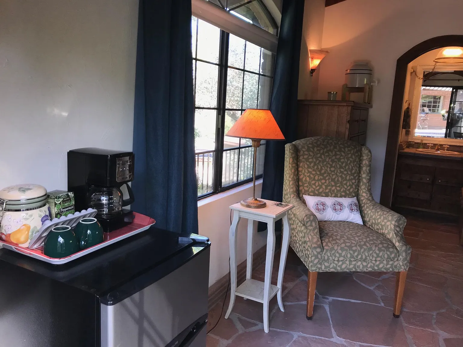 Studio, 415 sqft, $1,750 — Photo 4