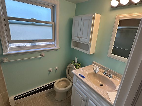 2nd image of 143 Meadowbrook Ln #A