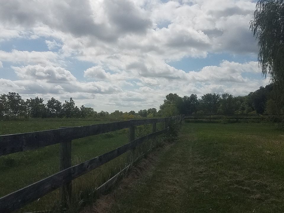 2nd image of 11493 W Five Mile Rd