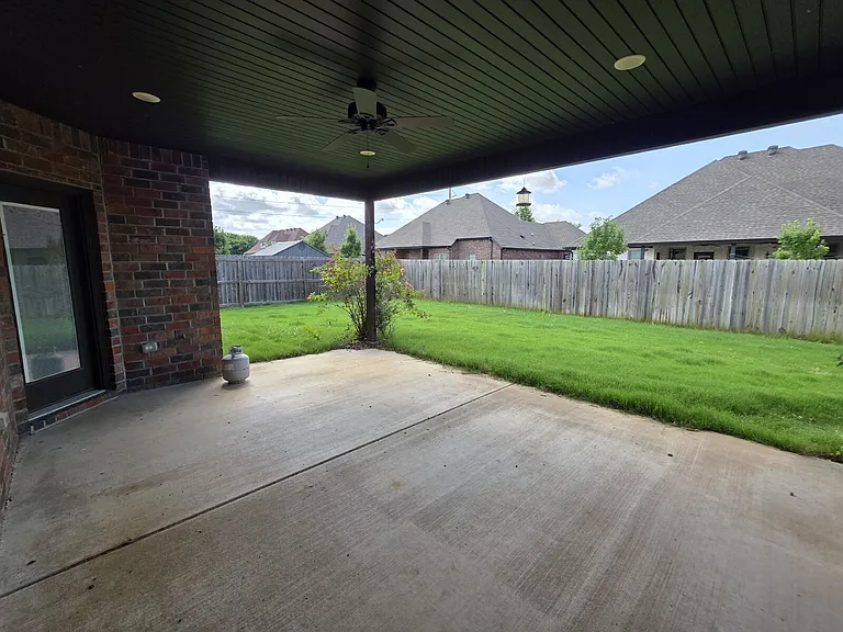 2905 Satinwood Cv — Photo 23