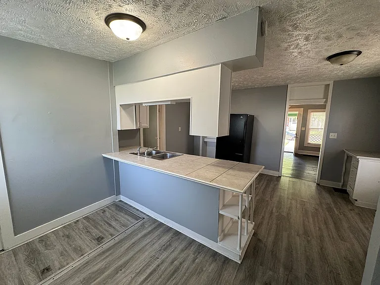 309 Iowa St — Photo 12