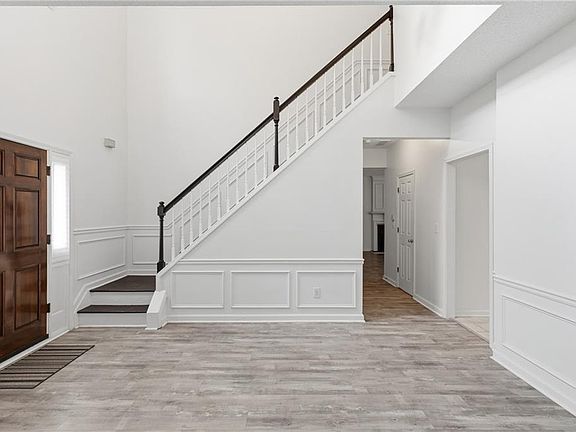 3rd image of 6430 Barwick Ln