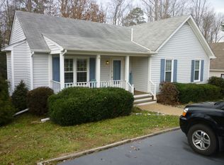 6630 Manor Gate Dr, Midlothian, VA 23112