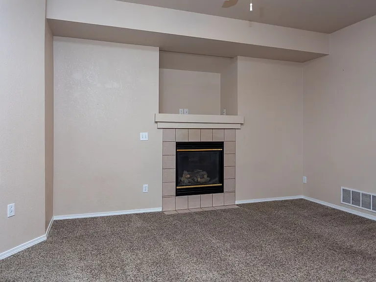 6563 Silverwind Cir — Photo 7