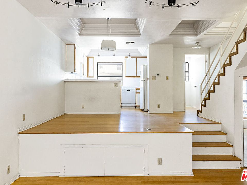 1st image of 36 Navy St APT 9