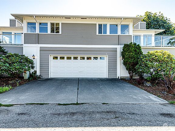 2nd image of 229 E 1st Street #4