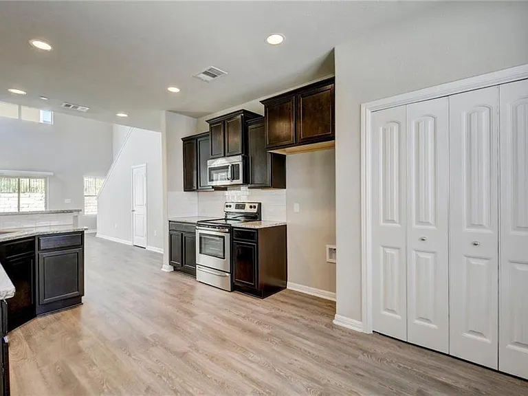 516 E Slaughter Ln #2301 — Photo 5