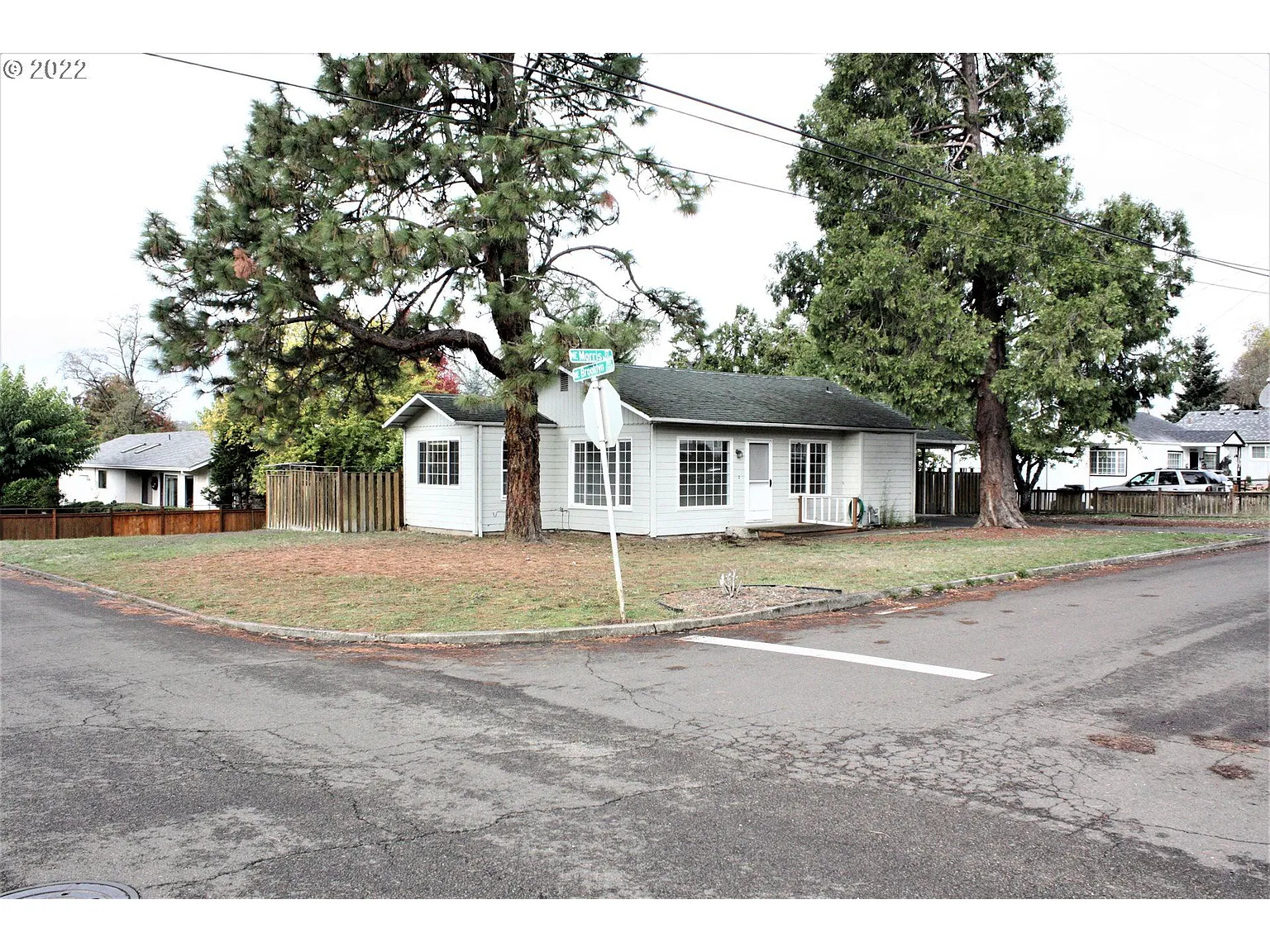 1620 NE Morris St photo 1