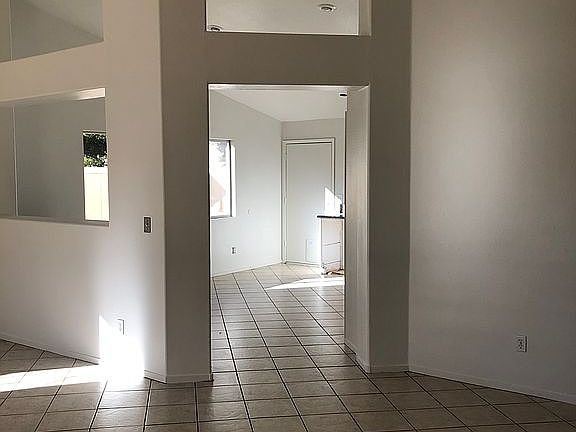 3rd image of 952 Menands Ave