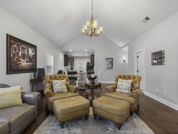 4th image of 1878 Gatetower Way NE