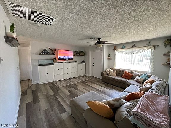 3rd image of 321 W Rochell Dr