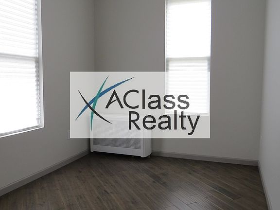 4th image of 3182 38th St