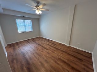 5206 S Harper Ave #105, Chicago, IL 60615