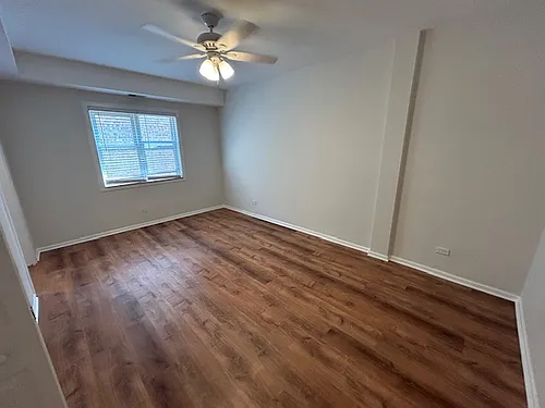 5206 S Harper Ave #105 Photo 1