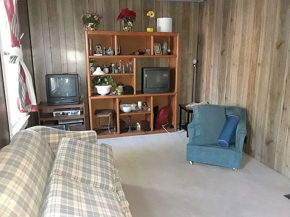 5th image of 12 N Saint James St #2