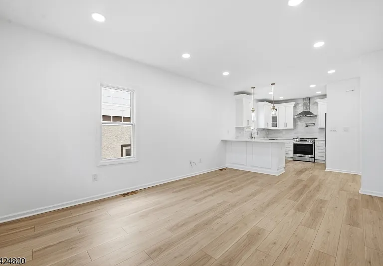 40 Edgewood Rd — Photo 3
