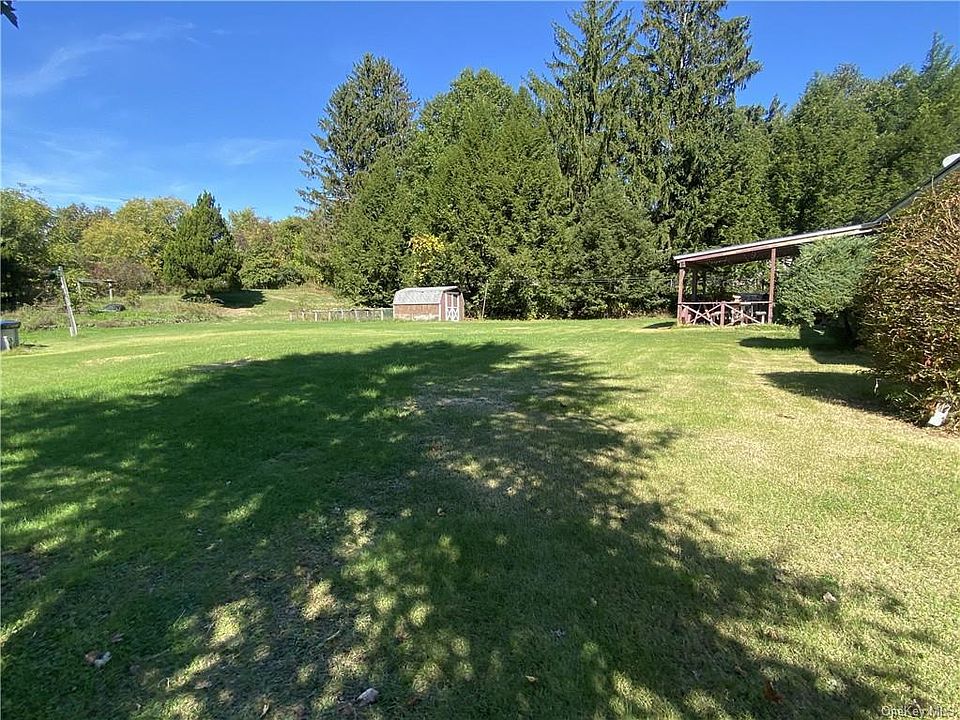 2nd image of 114 Saint Andrews Rd
