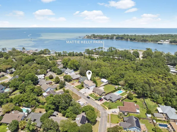 1190 Bay Ct, Destin, FL 32541