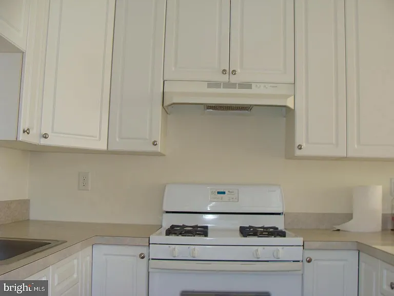 52 Kyle Way — Photo 22