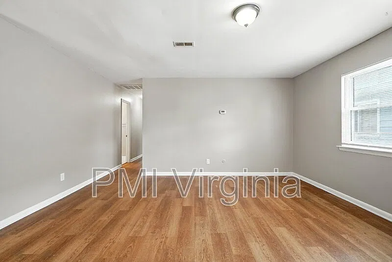 3 bed, 1.5 bath, 1150 sqft, $1,595 — Photo 4
