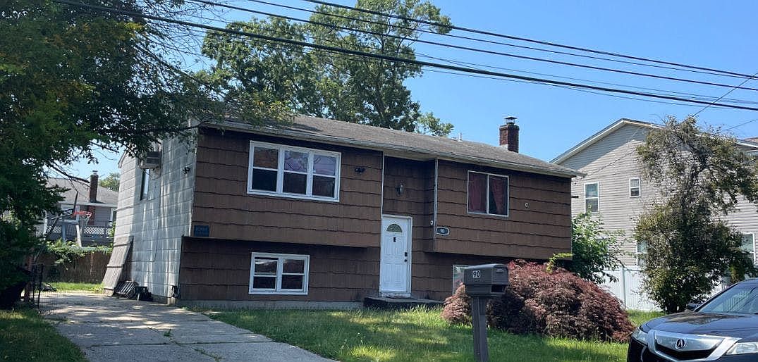 90 Offaly St, Amityville, NY 11701 Zillow