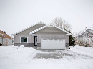 103 S Maple Ave, Sugar City, ID 83448