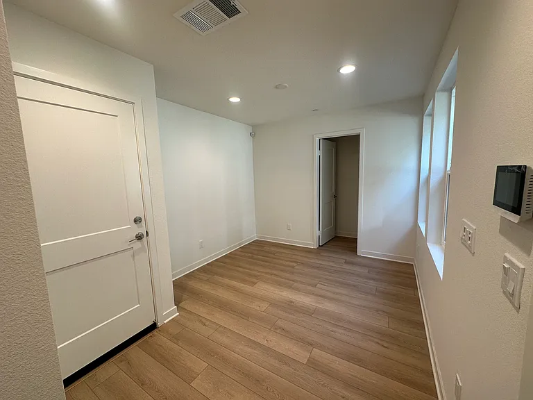 2480 Calendula Ln — Photo 7