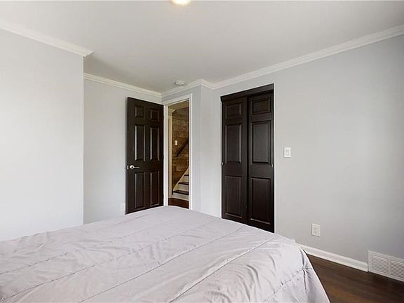 2nd image of 116 Beale Ave