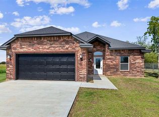 205 3rd St, Elgin, OK 73538