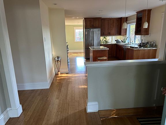 5th image of 249 Prince Albert Ct