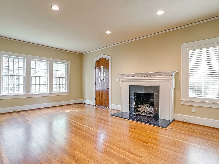 2606 Cockrell Ave — Photo 4