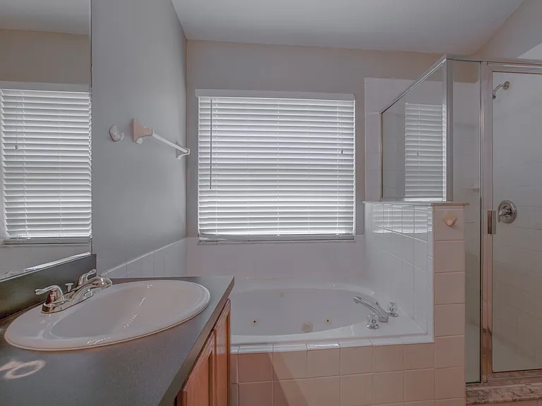4232 Forest Island Dr — Photo 12