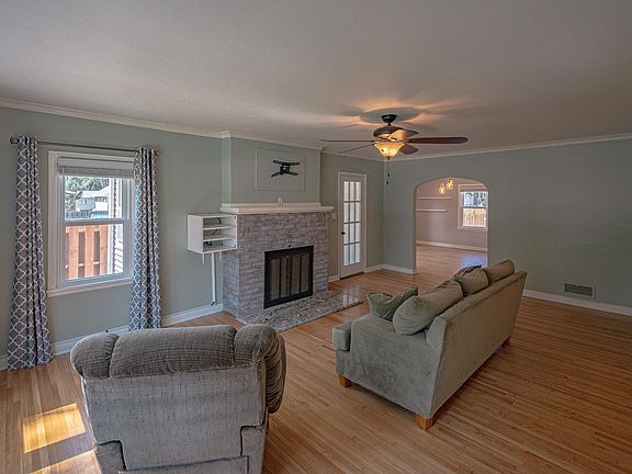 3rd image of 3501 Floyd Blvd