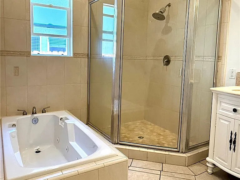 5953 Shoshone Ave — Photo 9