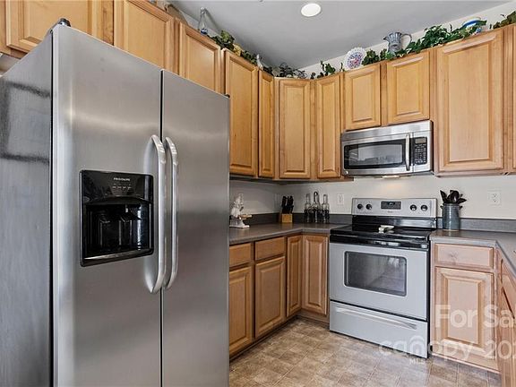 5th image of 14241 Tamarack Dr