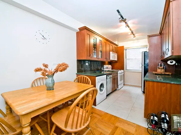 550 Grand Street image 1 of 8