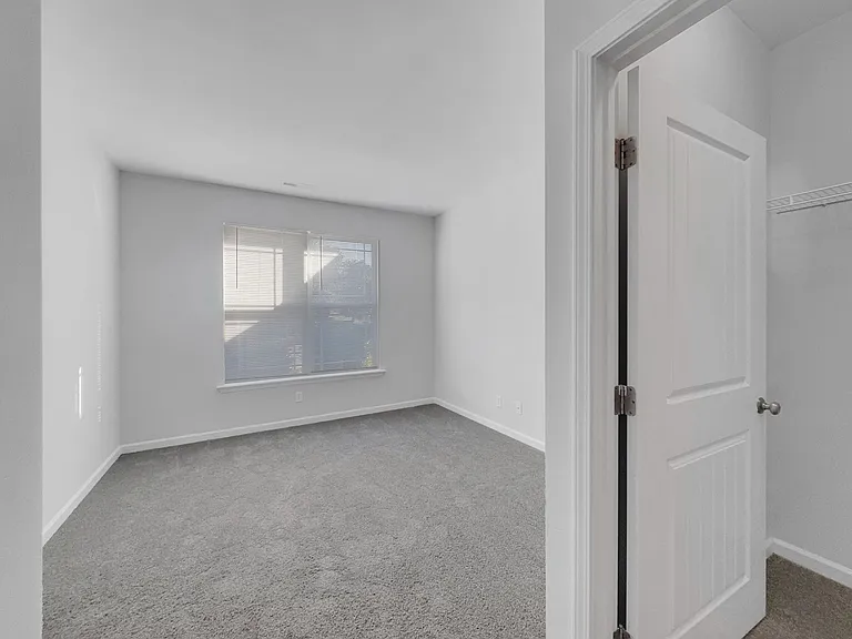 411 Promenade Dr SW — Photo 6
