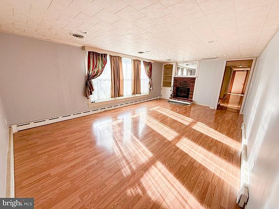 3rd image of 55 Mountain View Dr