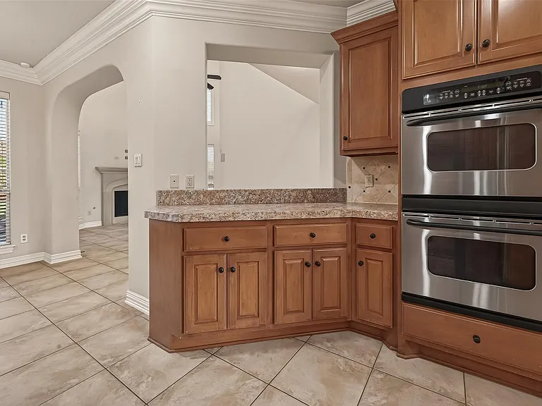 2210 Bywater Dr — Photo 11