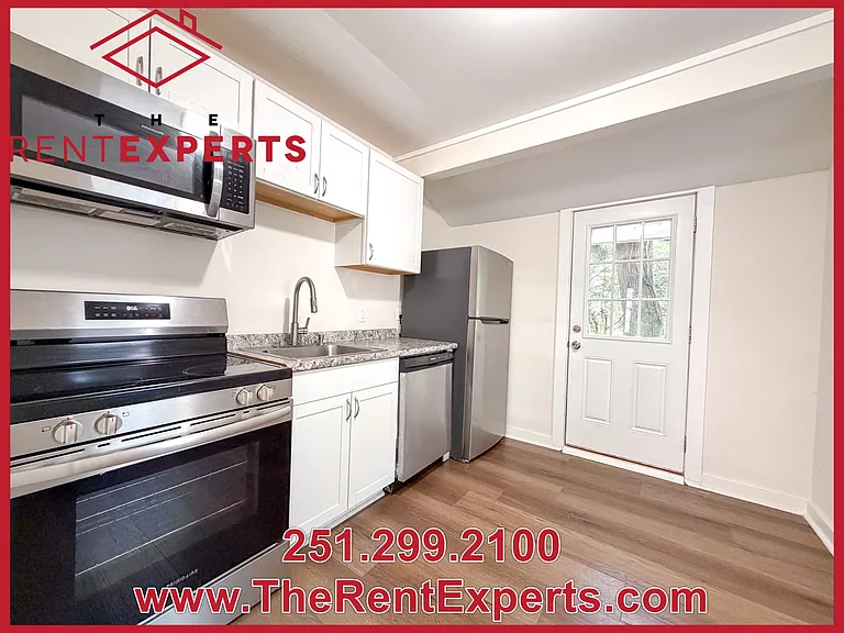 104 Ellinor St — Photo 5