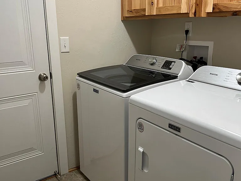 1060 Compton Way — Photo 12