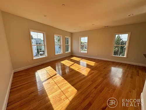 15 Dana Ave #6 Photo 1