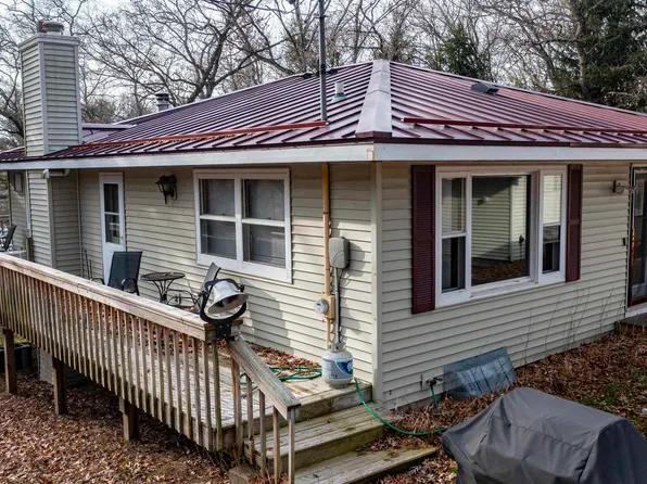 W10199 Bighorn Ln, Hancock, WI 54943