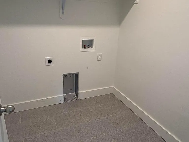 Unit Photo