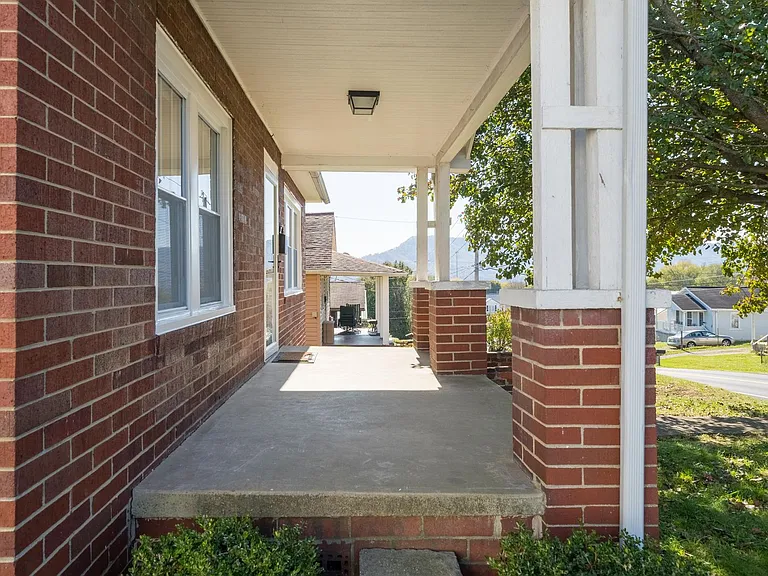 1117 Fairview Ave — Photo 4
