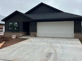 918 N Lewis St, Stillwater, OK 74075